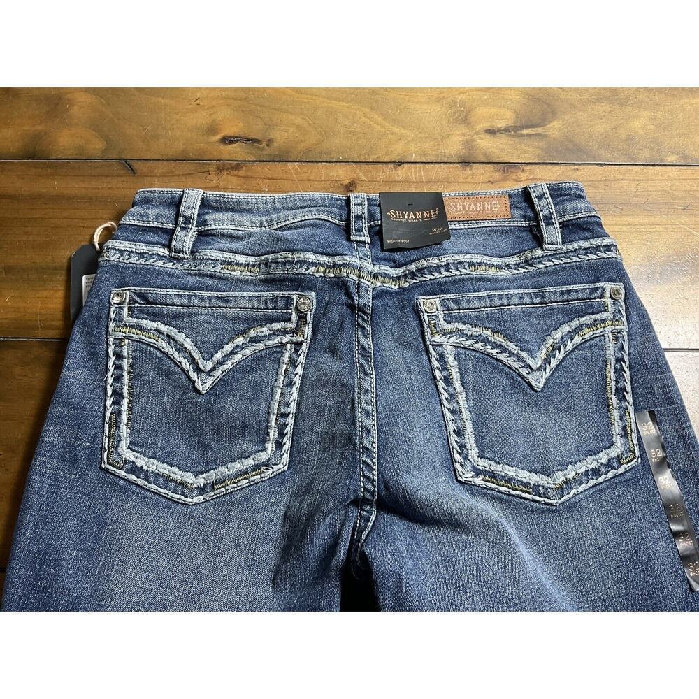 Shyanne Mid Rise Bootcut Embroidered Womens Jeans 32x32 Thick Stitching NWT - Picture 10 of 14